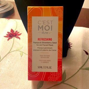 C’est Moi Refreshing Papaya & Strawberry Seed Scrub Facial Mask - 50ml